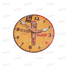 RAW Clock Cone – Stilvolle Wanduhr im Cone-Design